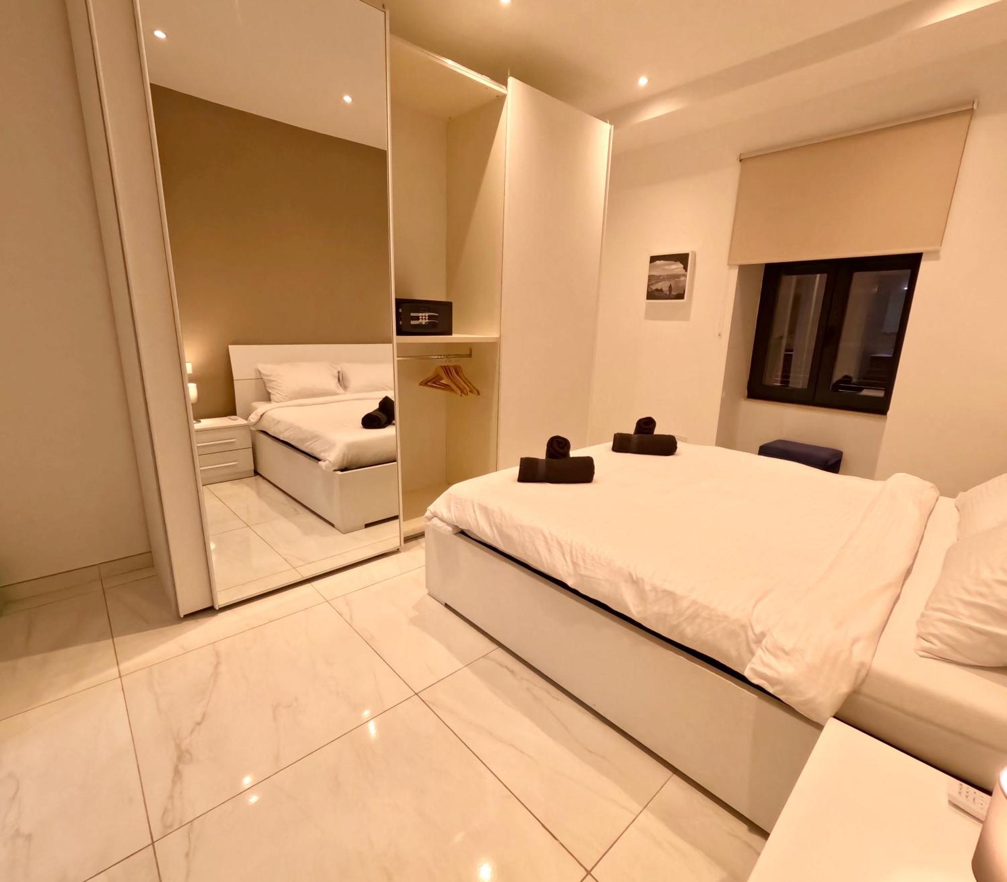 Modern Apartment In St Julian'S Malta, With Breathtaking Views Of Spinola Bay Saint Julian's Eksteriør billede
