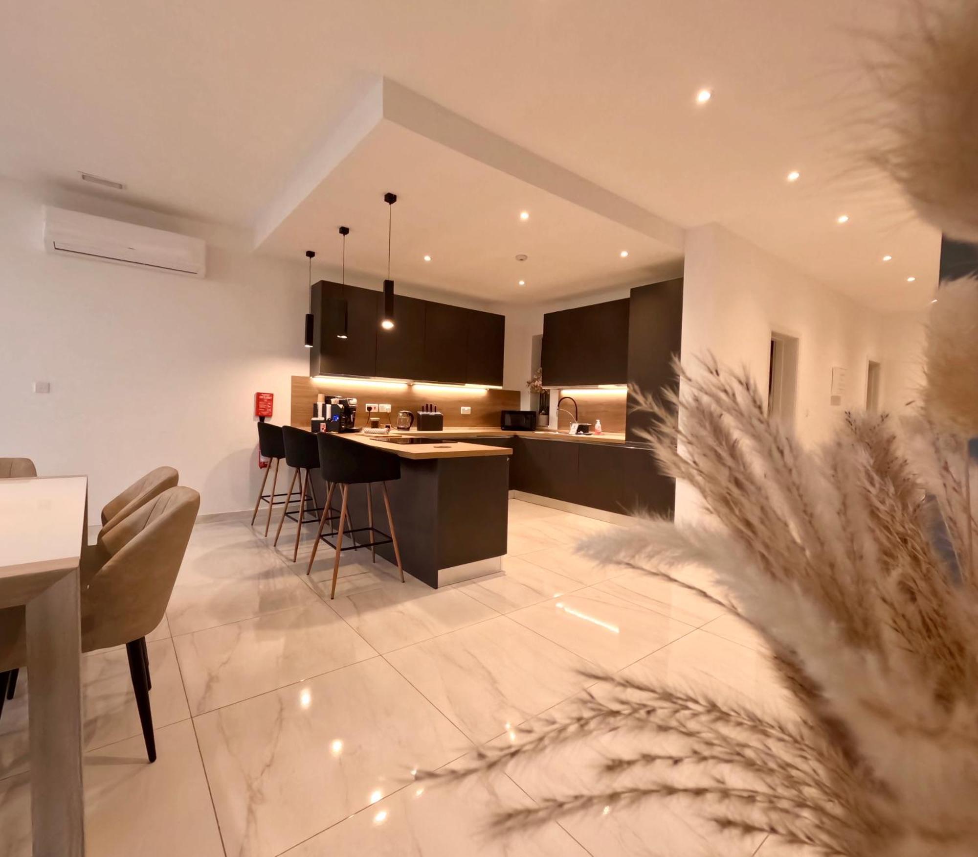 Modern Apartment In St Julian'S Malta, With Breathtaking Views Of Spinola Bay Saint Julian's Eksteriør billede